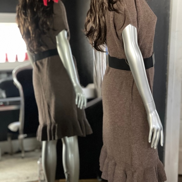 NWT! OVERSIZED RUFFLE WOOL SWEATER
DRESS - Picture 11 of 13
